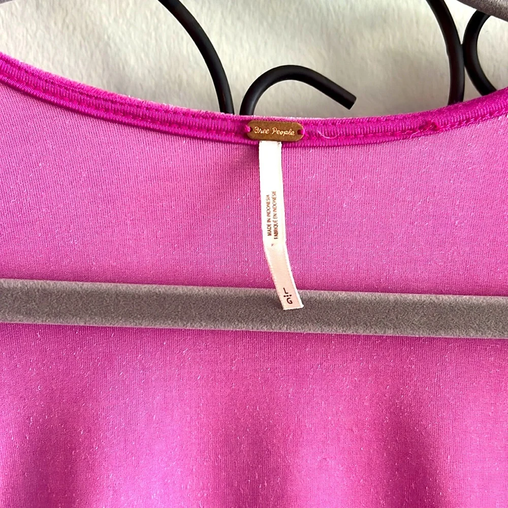 💗💗💗 FREE PEOPLE HOLD ME TOP SIZE LARGE NWOT PINK VELVET 💗💗💗 - Picture 2 of 11